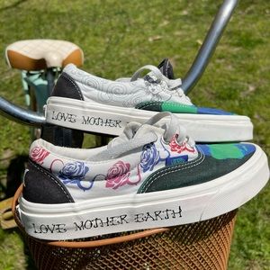 Vans Era “Love Mother Earth” Multicolor🌈 W-6, M-4.5 Pre-owned *these run small*